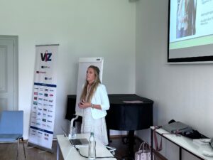 Katharina Scharnreiter bei ihrem Vortrag zur Generation Z